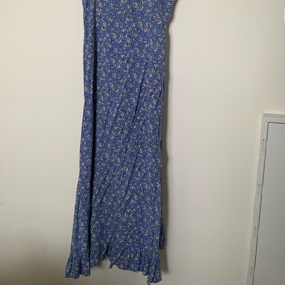 Long Open Leg Flower Patterned Summer Dress - Picture 4 of 5